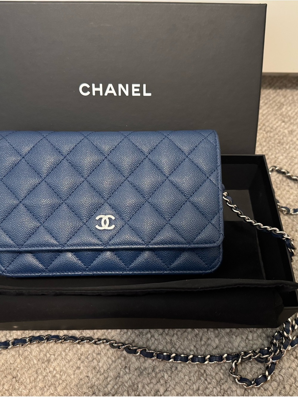 CHANEL Caviar Chain Wallet on Chain